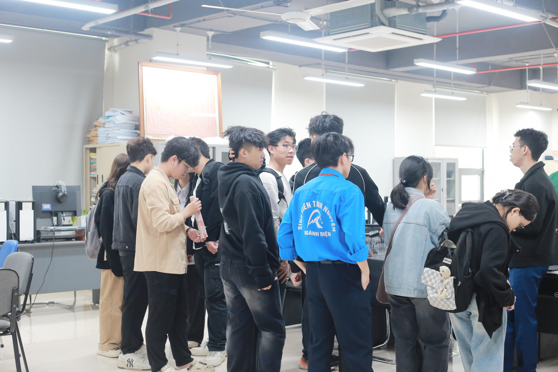 ảnh 11 Tại Lab máy điện hiệu năng cao