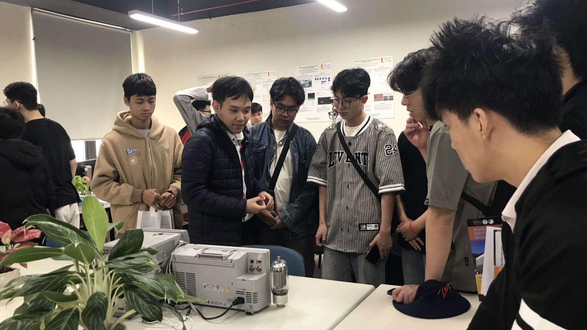 ảnh 13 Máy đo tín hiệu Lab edabk2