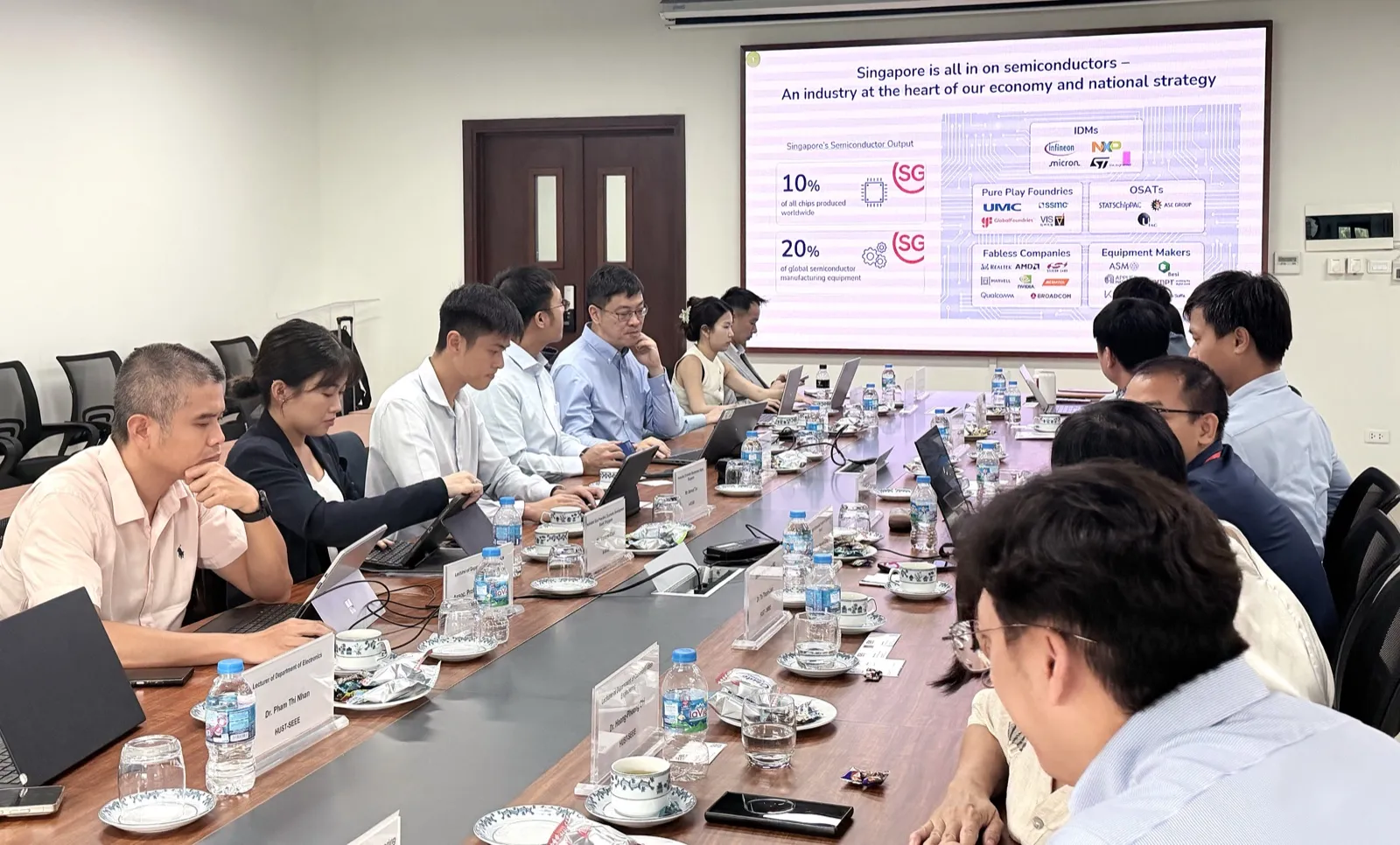 Chuyên gia A*STAR IME giới thiệu hệ sinh thái bán dẫn của Singapore