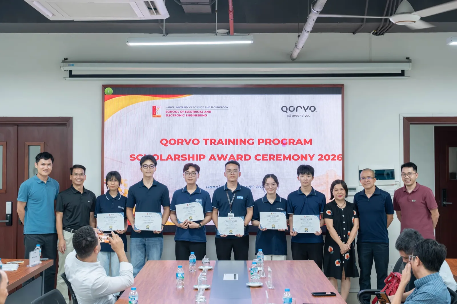Toàn cảnh Lễ trao học bổng Qorvo 2026 tại Trường Điện - Điện tử