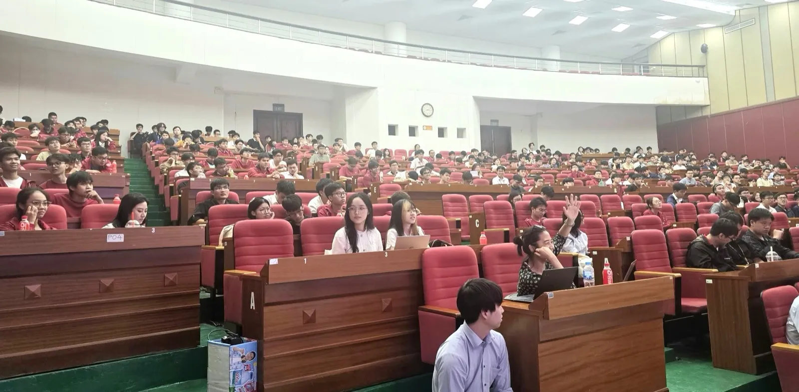 Phiên làm việc buổi sáng giữa Trường Điện - Điện tử và đoàn doanh nghiệp Nhật Bản