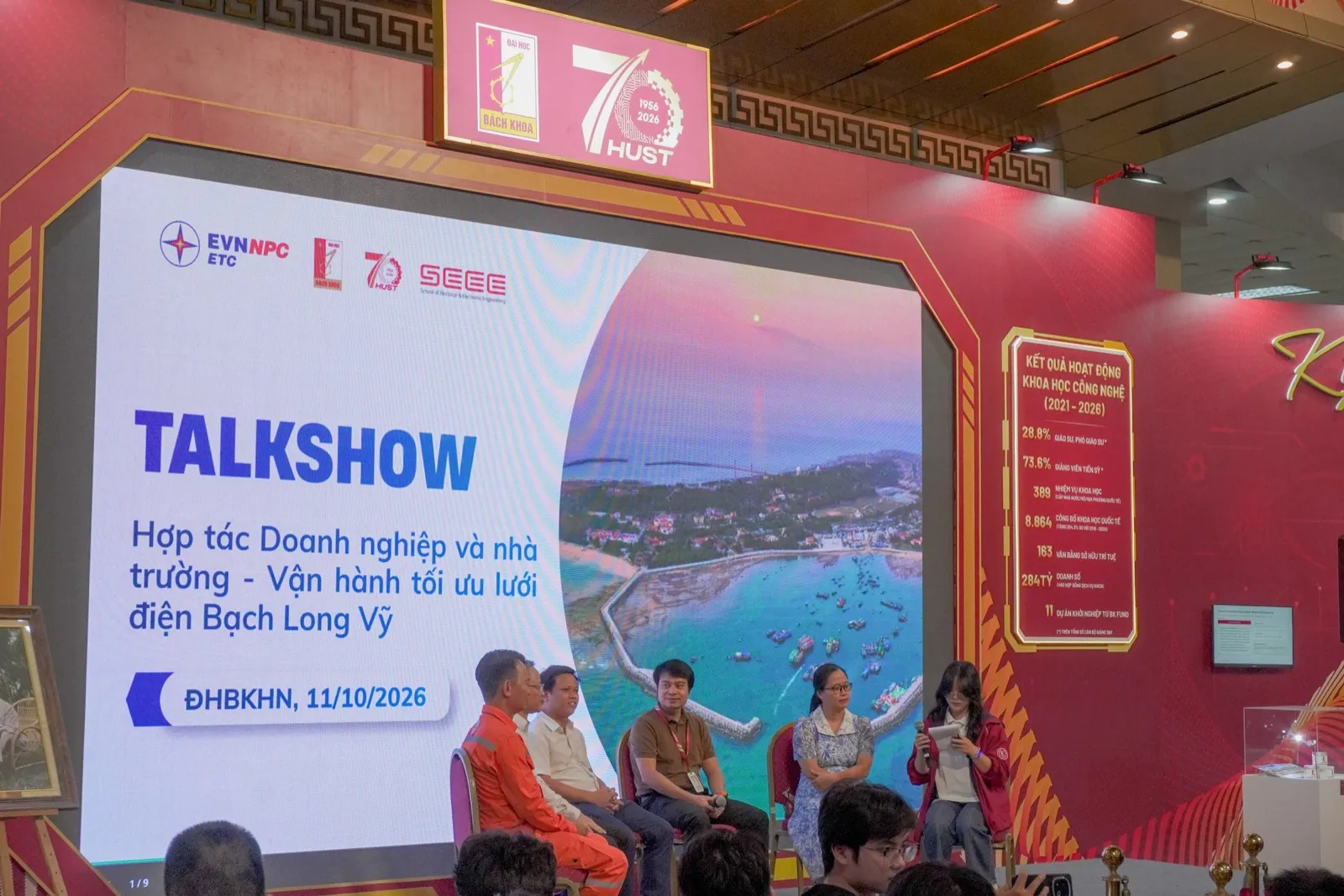 Slide tiêu đề talkshow với logo EVNNPC, Đại học Bách khoa Hà Nội và Trường Điện - Điện tử, ngày 11/10/2026