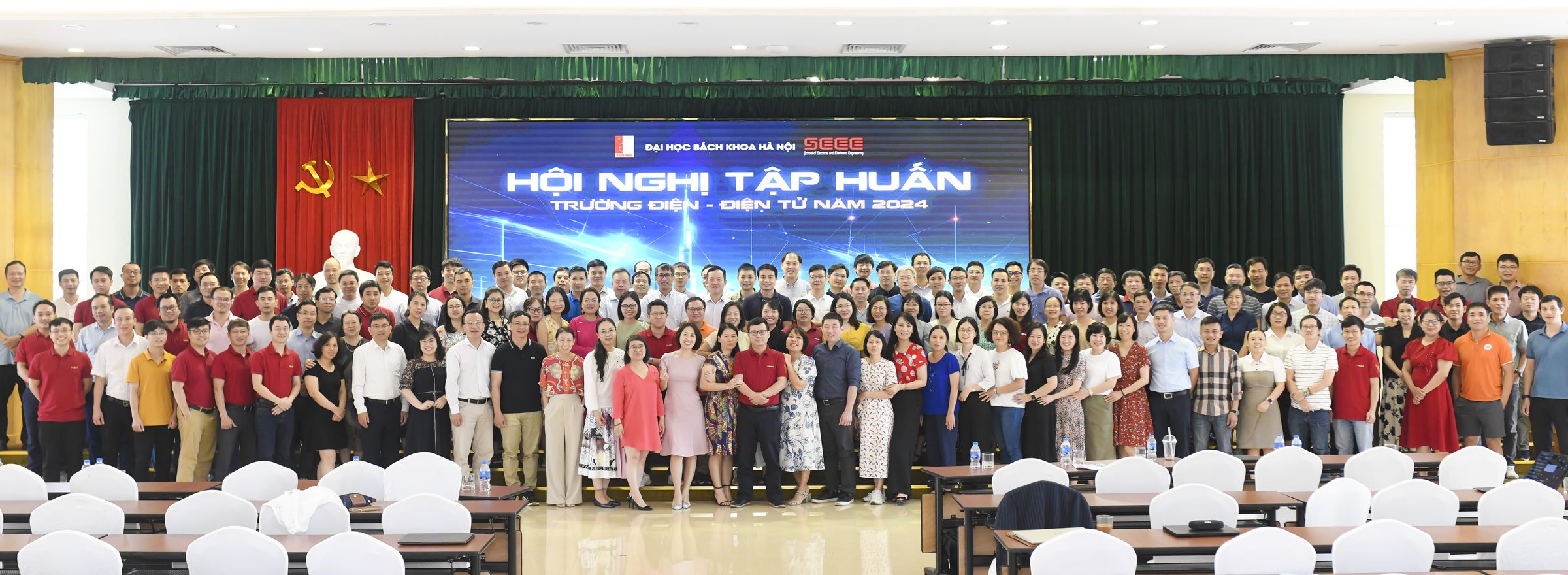 Hình ảnh hoạt động của Trường Điện - Điện tử