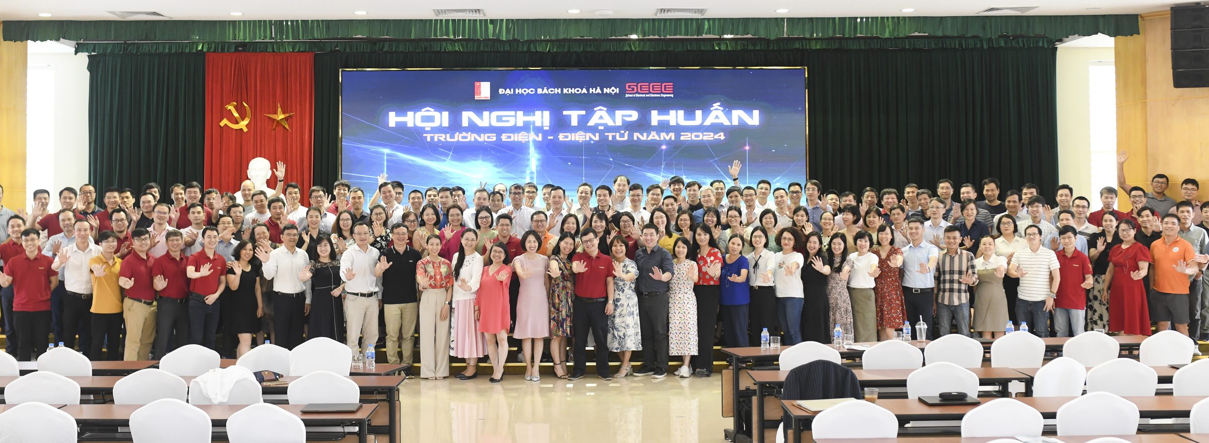 Hình ảnh hoạt động của Trường Điện - Điện tử