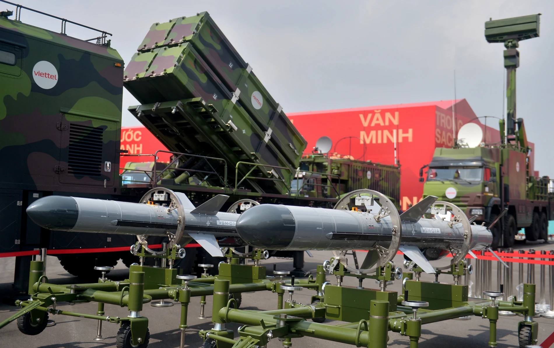 Đầu tự dẫn lắp trên tên lửa đối hạm sông Hồng